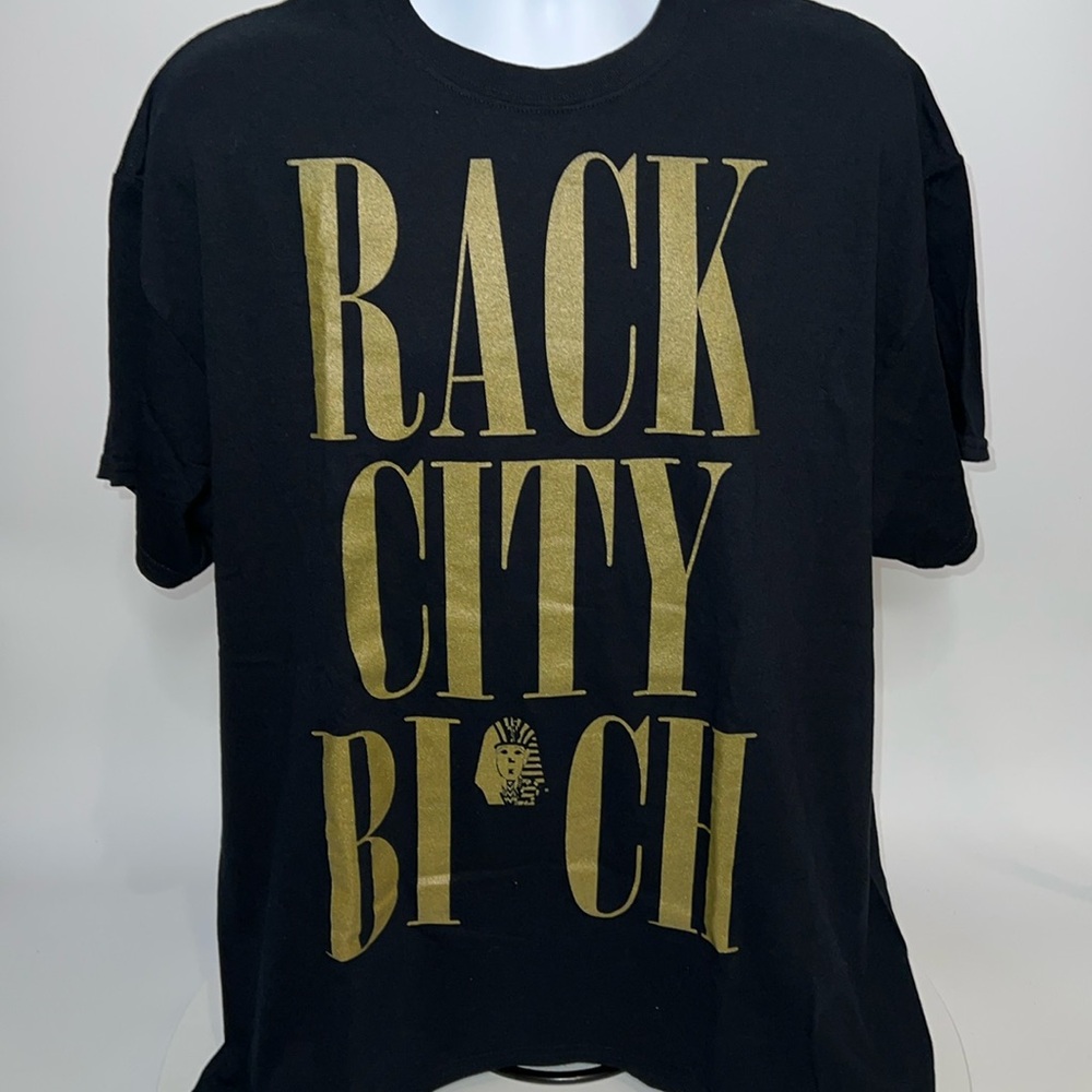 NEW VINTAGE LAST KINGS MENS “ RACK CITY B*TCH” SHIRT IN BLACK/ GOLD SIZE XL